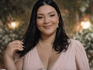 Colisão entre carro e van deixa mulher morta em Coruripe; esposo e filha ficam feridos