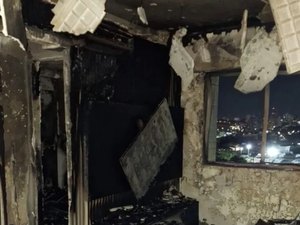 Imagem mostra como ficou apartamento após ser consumido pelo fogo no Trapiche; veja