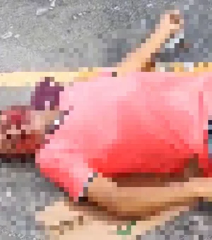 Homem morre após colidir moto com reboque carregado de colchões em curva próximo a Cacimbinhas