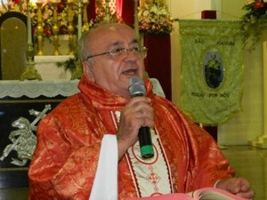 Pároco de Água Branca é acusado por vereador de extorquir dinheiro de fiéis
