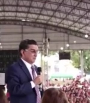 Pastor sugere que jovens ‘casem com morenas’ porque 'branquinha é mais cara' durante pregação