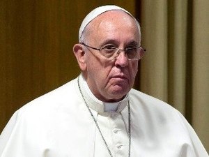 Papa pede perdão pelos ?escândalos? recentes no Vaticano