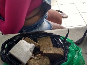 Mulher é presa com 450 gramas de maconha no bairro São Jorge