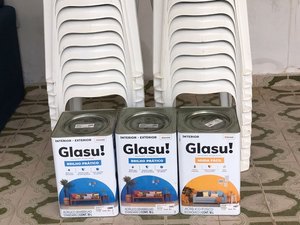 Homem é preso após ser encontrado com 18 cadeiras e três latas de tintas furtados de igreja