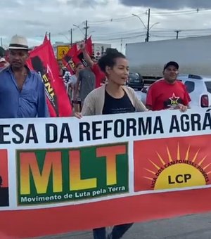 Marcha pela Reforma Urbana e Agrária reúne cerca de duas mil pessoas na Avenida Fernandes Lima
