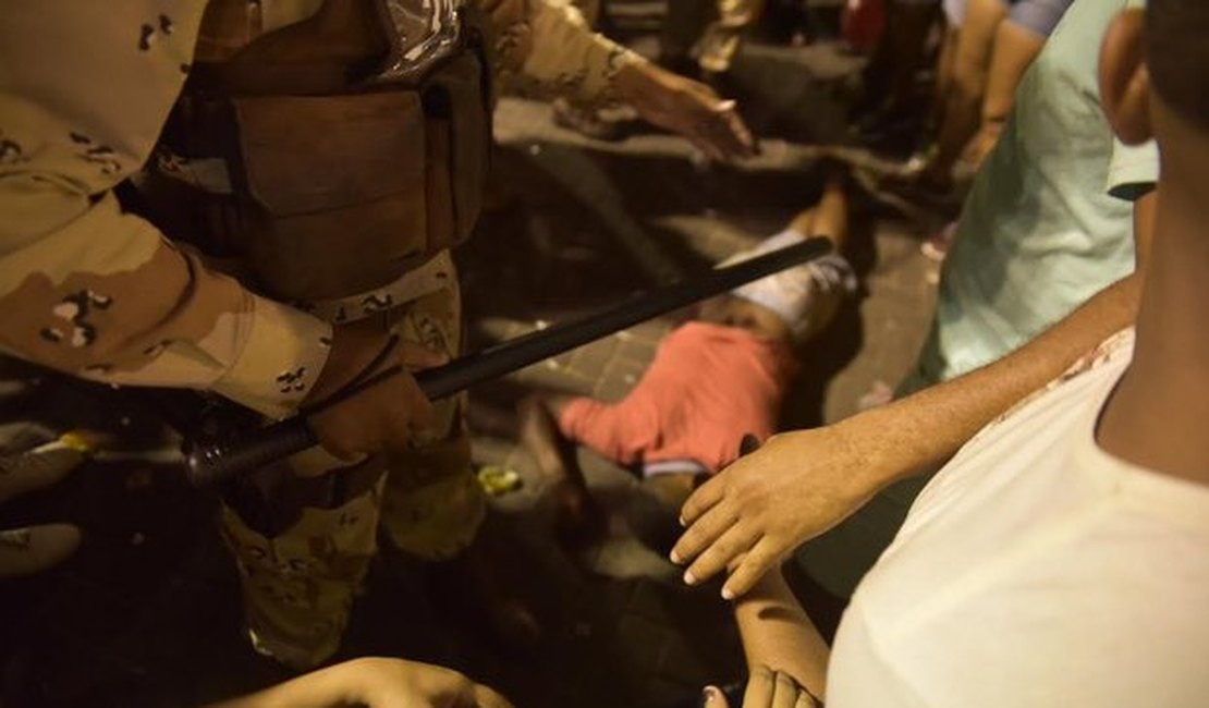 Policial atira em folião e é preso em flagrante no Circuito Dodô