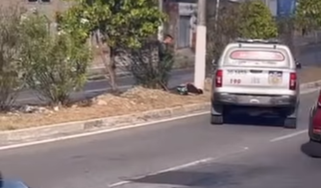 Suspeitos fogem de abordagem e motociclista cai durante perseguição, em Maceió