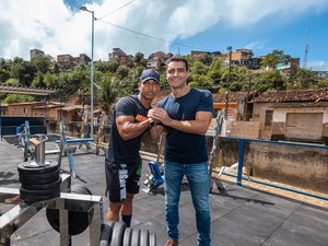 Prefeito JHC entrega academia ao ar livre no Vale do Reginaldo