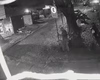 Homem é flagrado levando poste na Zona Norte do Rio de Janeiro