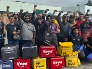 Entregadores e motoristas por aplicativo realizam protesto contra projeto de lei em Maceió