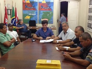 Prefeito sansiona lei que cria SMTT em Penedo