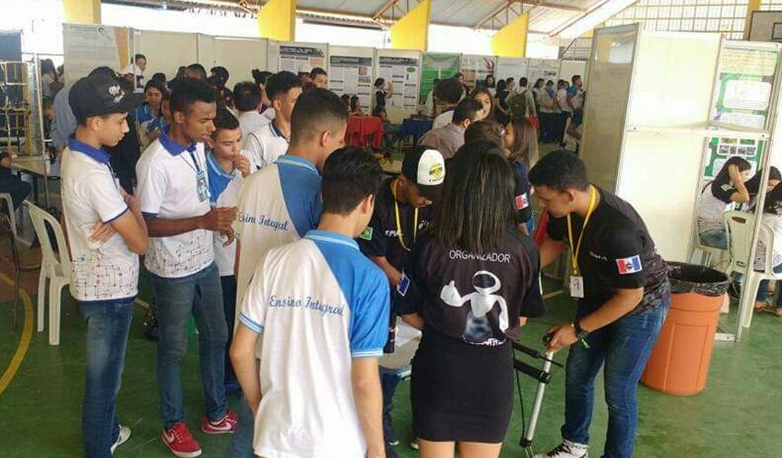 Escola estadual promove mostra científica, tecnológica e de engenharia em Arapiraca