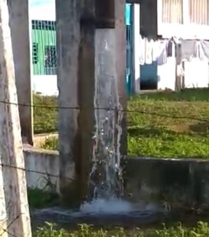 Moradores alertam sobre vazamento de água no Conjunto Cidade Sorriso II