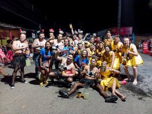 Pecinhas e Pegadas da Lei esbanjam irreverência no Corredor da Folia em Palmeira