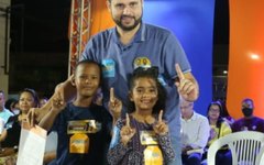 Candidato à Prefeito, Fernando Pereira assina o Termo de Compromisso com a Primeira Infância