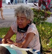Mulher em situação de rua procura por familiares em Maragogi