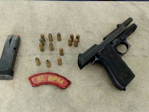 Homem é preso com pistola PT 100 de uso restrito da polícia 