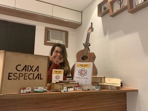 Professora desenvolve materiais que facilitam o ensino para alunos com deficiência