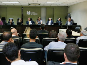 ?Conselheira do CNJ ouve demandas de moradores do Pinheiro, Mutange e Bebedouro