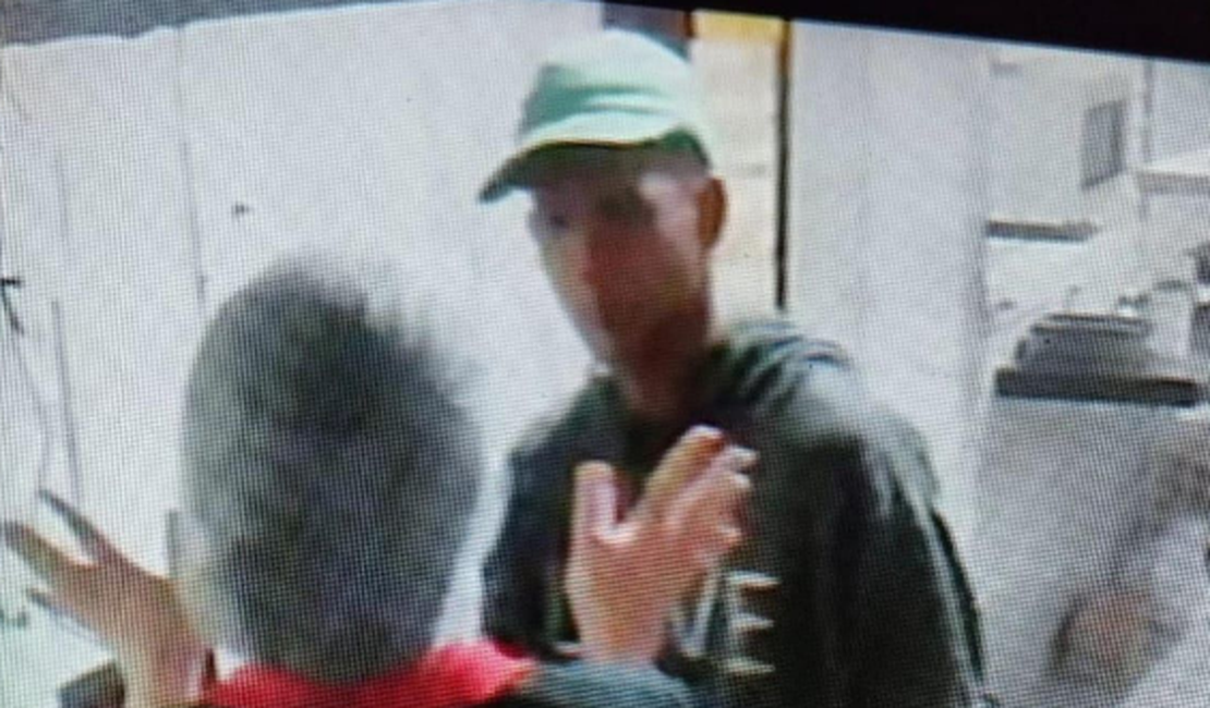 [Vídeo] Imagens podem ajudar polícia a identificar assaltantes de lanchonete em Arapiraca