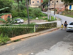 Ladeira da Moenda é interditada por apresentar risco estrutural