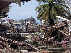 Mais um forte terremoto atinge a Indonésia