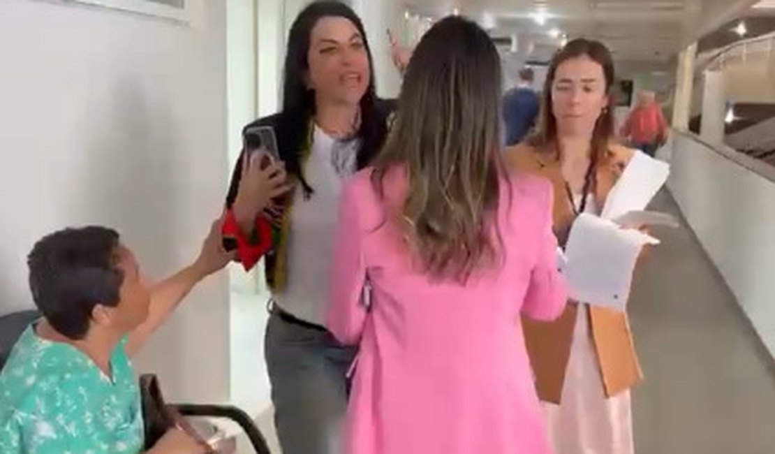 Advogada se exalta ao receber intimação e acusa desembargador de perseguição