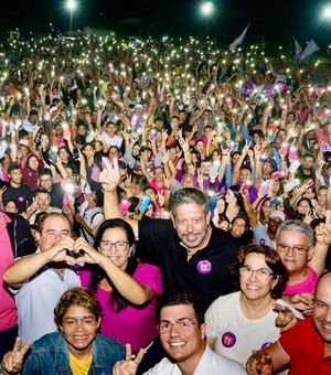 Lagoa da Canoa: Edilza, Arthur Lira e Tainá arrastam multidão no povoado Alexandre