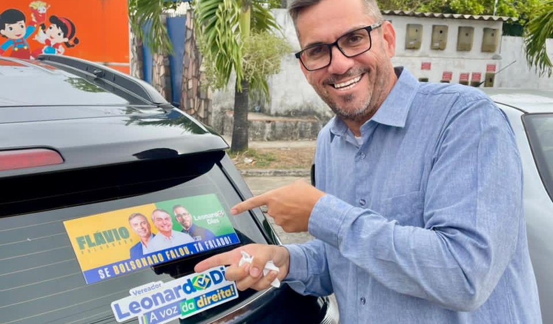 Com adesivo conjunto, Leonardo Dias reafirma apoio a Flavio Bolsonaro para presidência﻿