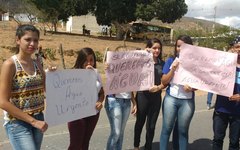 Moradores de Igaci protestam contra a falta de água no município