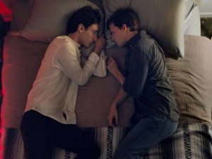 Ator de Glee acusa Bolsonaro de barrar filme de 'cura gay'