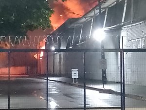 Fábrica no Distrito Industrial já havia registrado incêndio semelhante em 2024