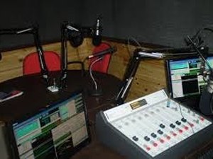 Aos amadores do rádio