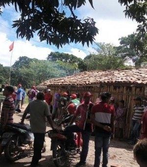 Trabalhadores rurais sem-terra reocupam acampamento no município de Atalaia