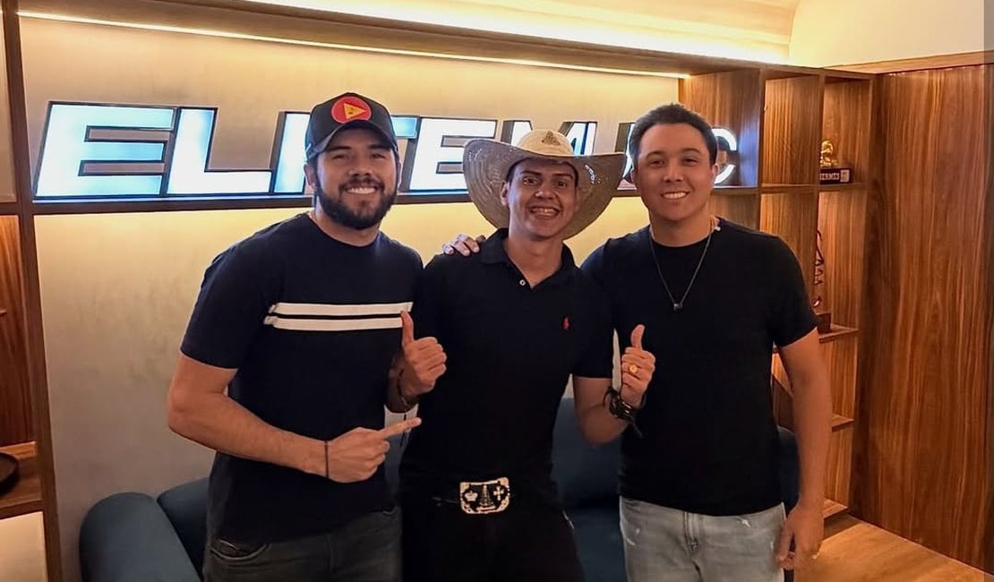 Arapiraquense Willy Vaqueiro é escolhido em concurso no Ceará, grava CD e assina contrato