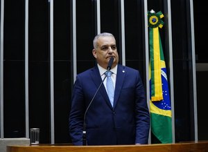 Alfredo Gaspar propõe CPI para investigar compra de caças Gripen
