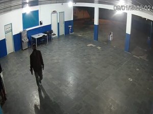 [Vídeo]Escola Maçonica de Arapiraca é invadida e tem tv, câmeras e computadores furtados