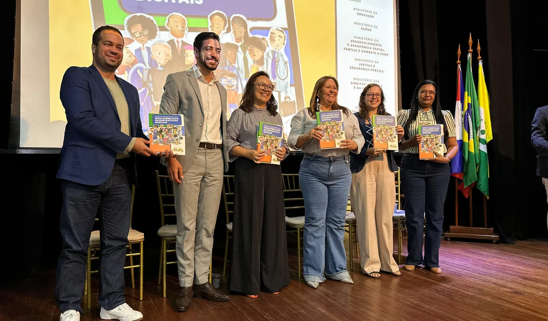 Arapiraca recebe seminário que discute uso de telas por crianças e adolescentes
