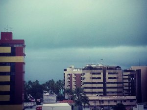 Litoral de Alagoas amanheceu com formação de nevoeiro nesta quarta (09)