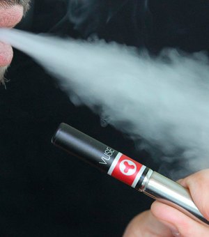 Adolescente é apreendido com cigarro eletrônico dentro de escola em Arapiraca