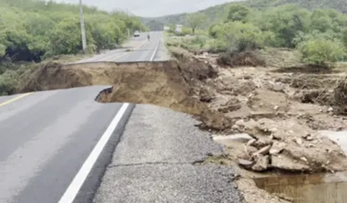 Após rompimento em trecho da AL-225, tráfego entre Piranhas e Canindé é alterado por via alternativa