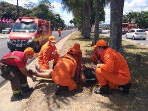 Colisão entre carro e moto deixa vítimas feriada no Tabuleiro dos Martins