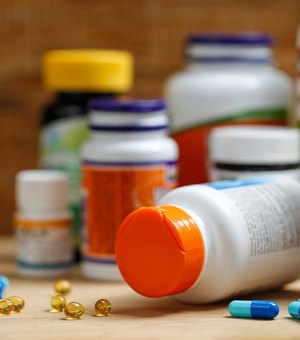 Anvisa proíbe 52 lotes de suplemento alimentar por risco de contaminação com Salmonella