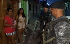 Militares do Pelopes realizam sonho de aniversário de garota de Joaquim Gomes