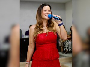 Ceci renuncia ao cargo de prefeita de Atalaia para disputar vaga na Assembleia Legislativa