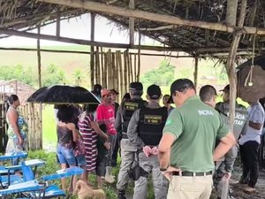 Polícia cumpre reintegração de posse e assentamento é demolido em Novo Lino