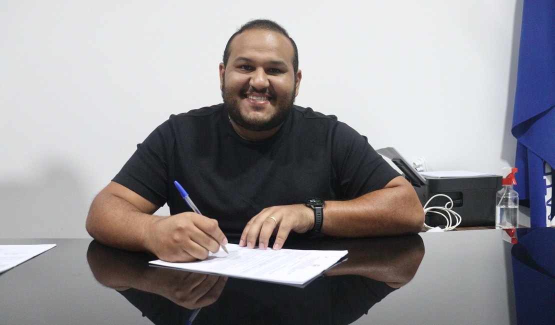 Prefeito assina ordem de serviço para construir CAF em Matriz de Camaragibe