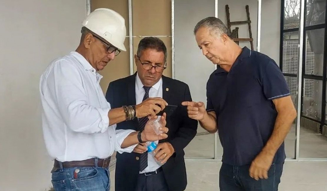 Chefe do Ministério Público de Alagoas visita obras das futuras instalações do MPAL em Palmeira dos Índios