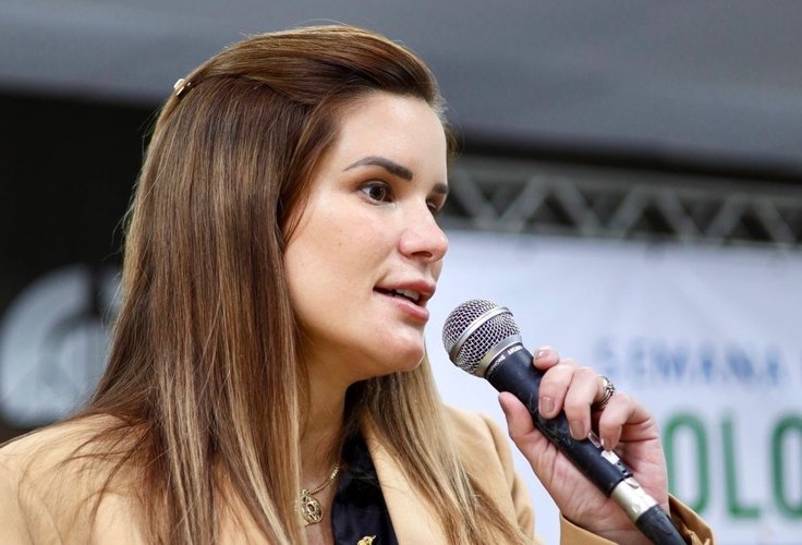 Prefeita surpreende em pesquisa como a segunda mais votada em Maceió