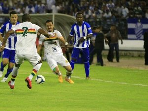 No sufoco, CSA empata com o Sampaio Corrêa no jogo de estreia do Nordestão